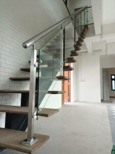 ผลงาน รับทำ ราวกันตก สแตนเลส งานเหล็ก จันทบุรี - fall-protection-5.jpg