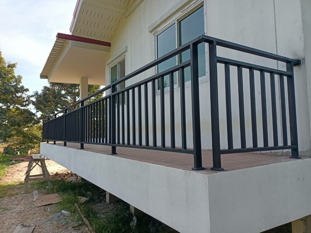 ผลงาน รับทำ ราวกันตก สแตนเลส งานเหล็ก จันทบุรี - fall-protection-1.jpg